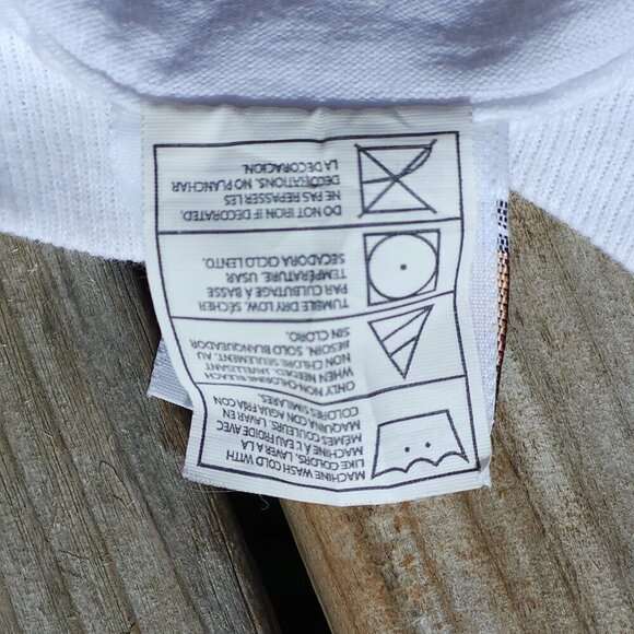 OFFICIAL HARD ROCK CAFE Niagara Falls LOGO Tshirt Size Small - Picture 5 of 6